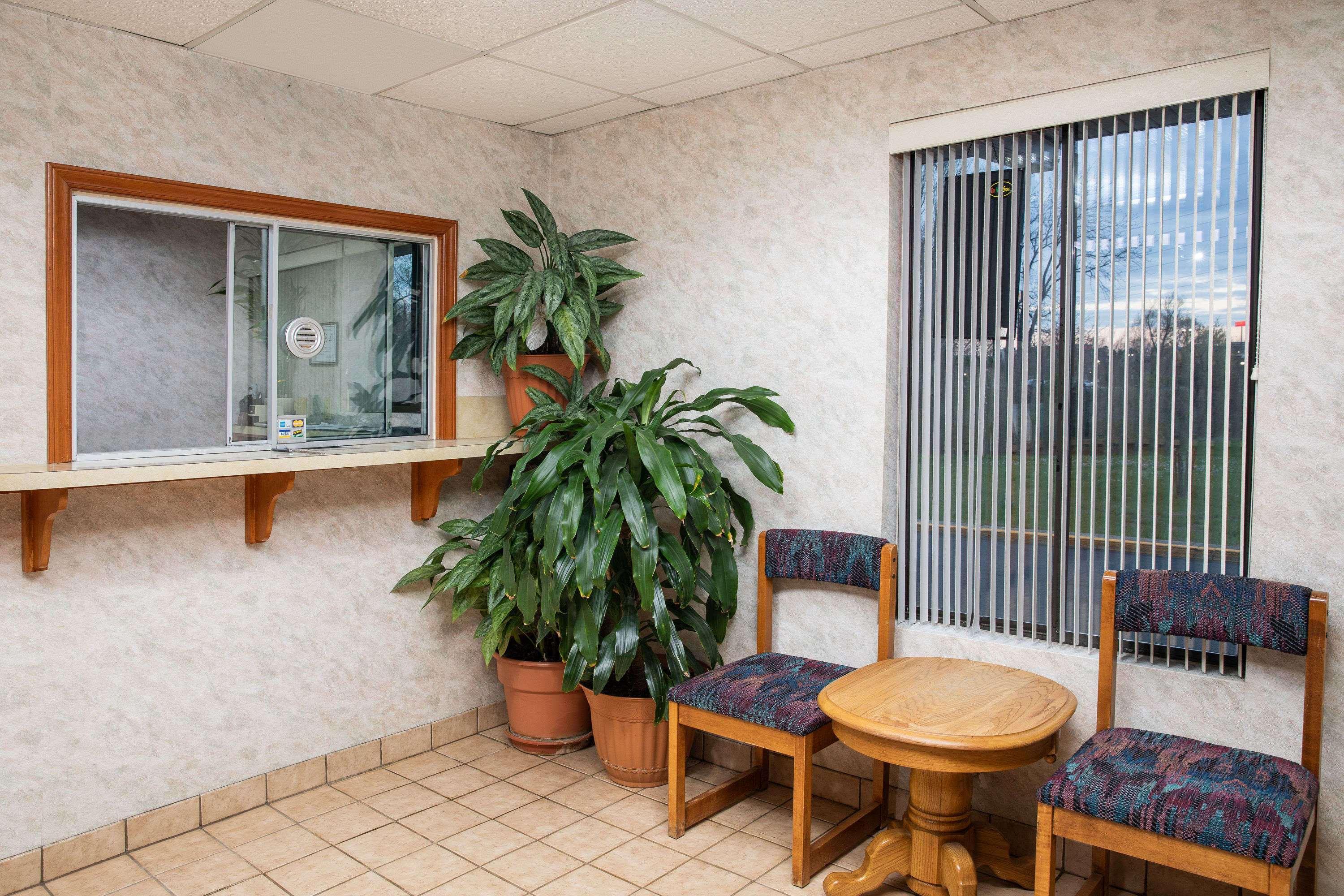 ซูเปอร์ 8 บาย วินด์แฮม เบอร์ลิงตัน Motel ภายนอก รูปภาพ