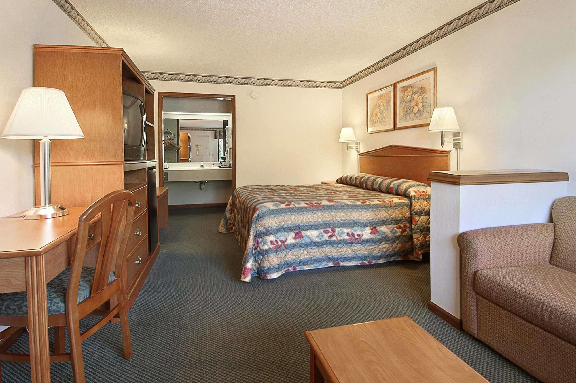 ซูเปอร์ 8 บาย วินด์แฮม เบอร์ลิงตัน Motel ภายนอก รูปภาพ